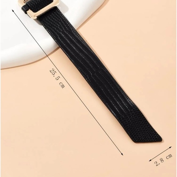 Black Snakeskin Embossed Square Buckle Bracelet - Picture 5 of 7